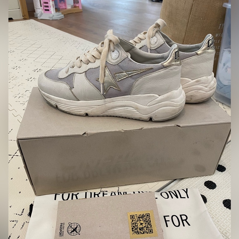 COPY - Worn under 10 times golden goose running sole sneaker